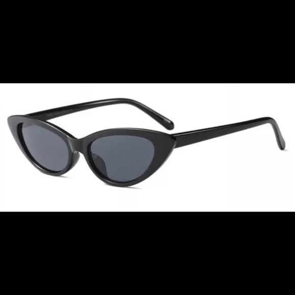 Accessories - NWT Oval Cat Eye Sunglasses